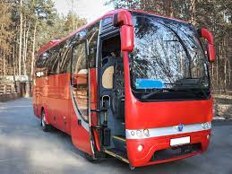 Купівля автобуса на 30 місць: важливі аспекти і вибір транспортного засобу