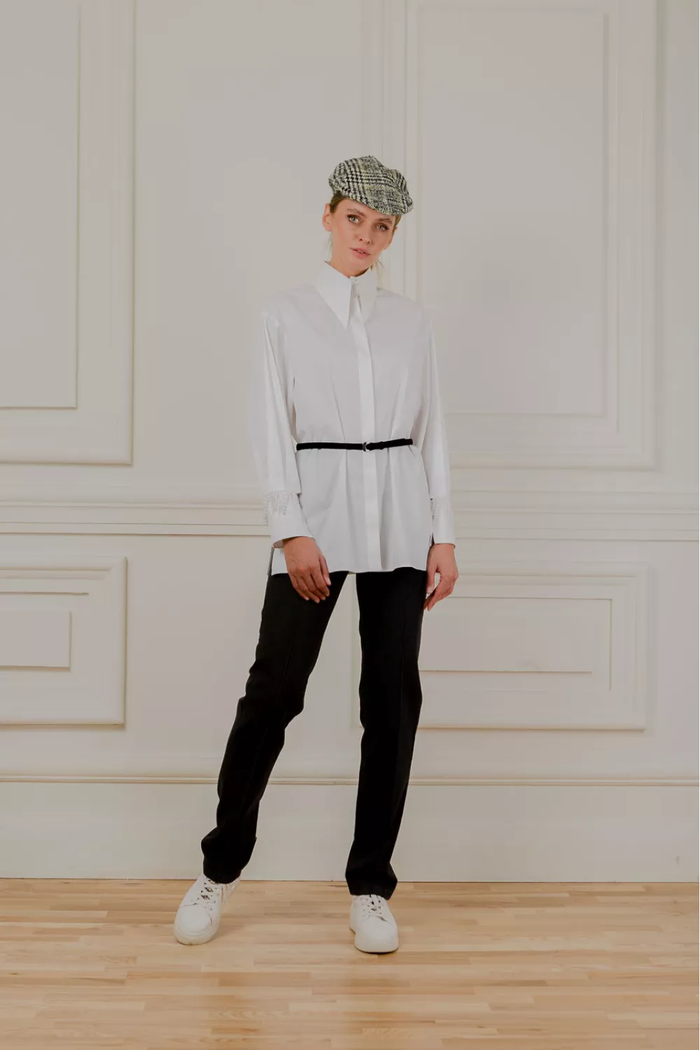 Купити білі жіночі класичні сорочки оверсайз від Dolcedonna: про стиль простими словами