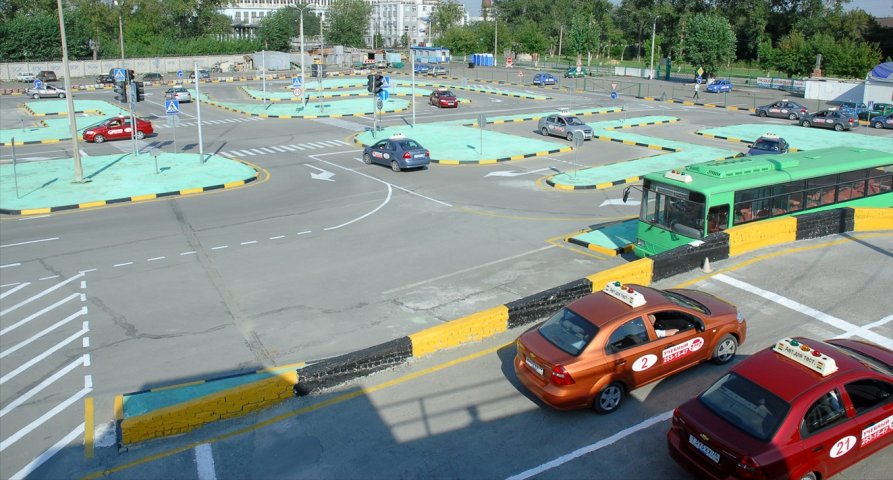 Автошкола в Соломенском районе Киева: надежное обучение вождению