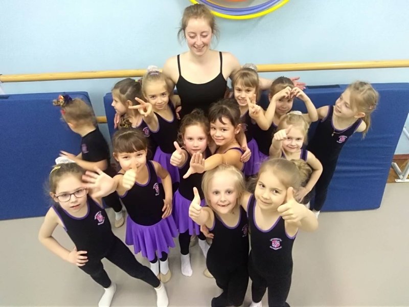 Куди повести 10-річну дитину: гімнастика, акробатика, хореографія