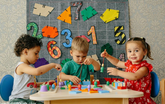 Ліцензований дитячий садок: як перевірити документи онлайн і офлайн