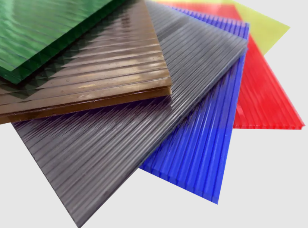 Стільниковий полікарбонат: що це й де використовується